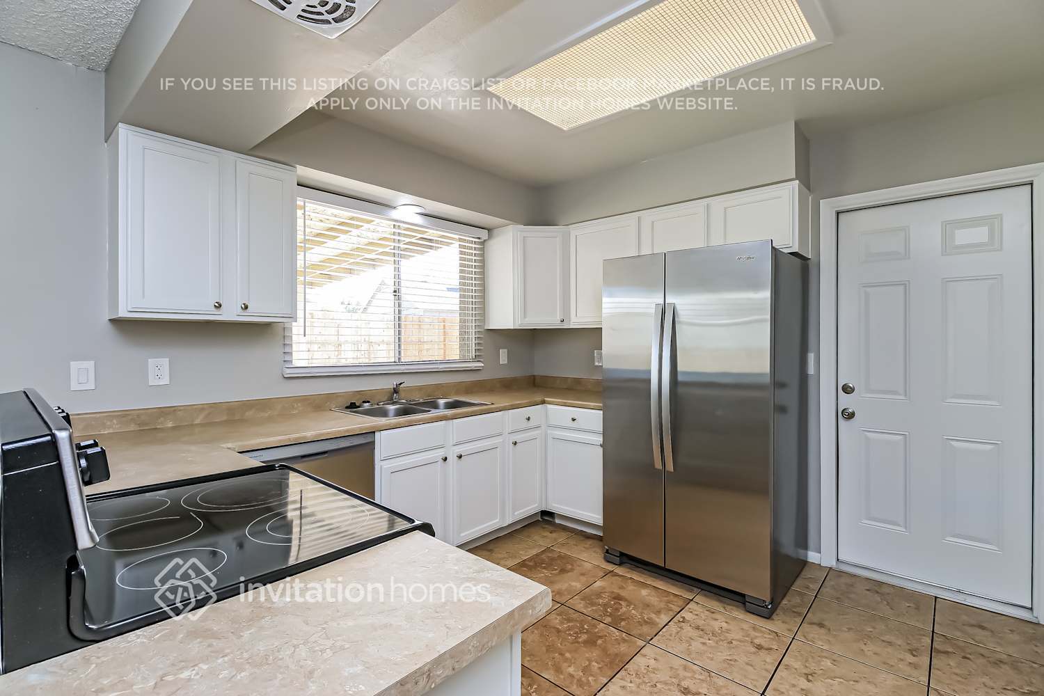 Building Photo - 18045 N 20th Dr
