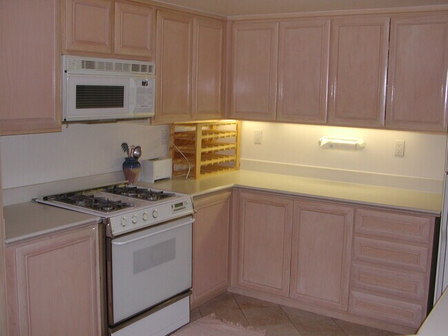 Building Photo - 401 Por La Mar Cir