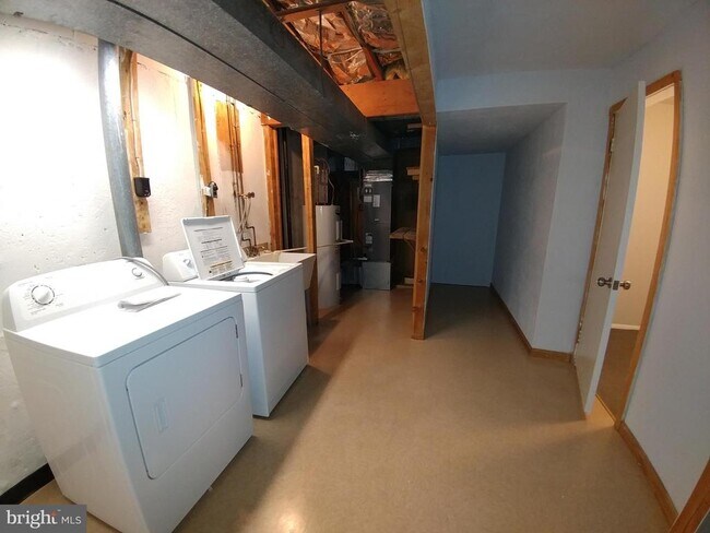 Building Photo - 1744 Laurance Ct