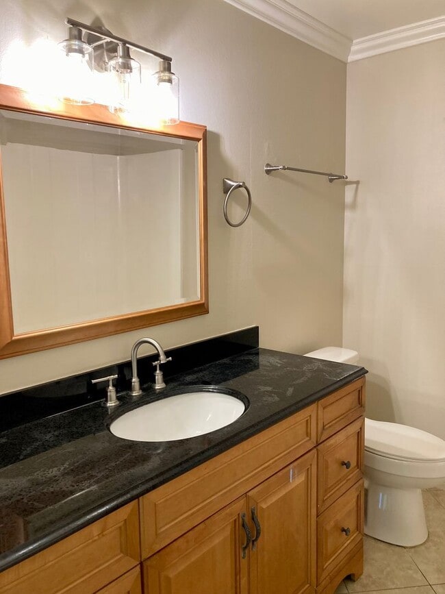 Building Photo - 12200 Montecito Rd