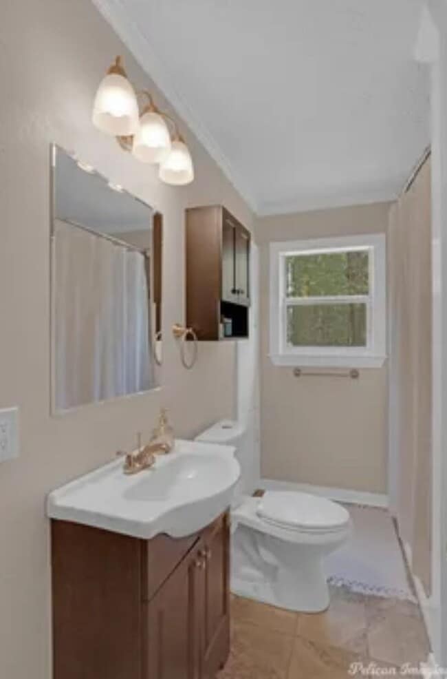 Building Photo - FRESH! Open AND NEAR THE CROSS LAKE BOAT LAUNCH!