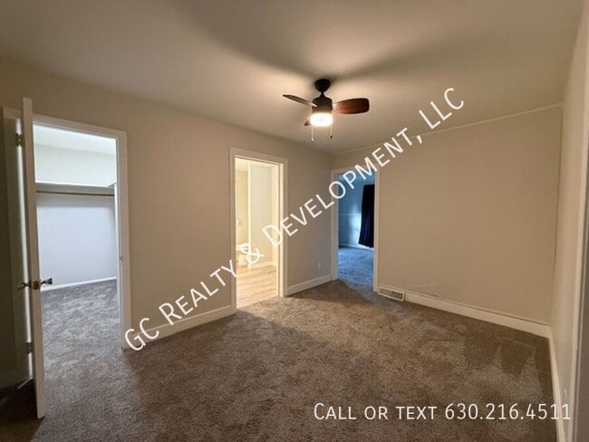 Building Photo - 4311 IL-176-Unit A