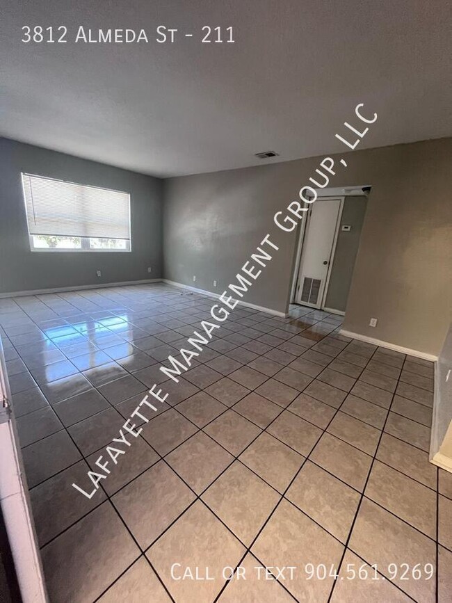 Building Photo - 3812 Almeda St
