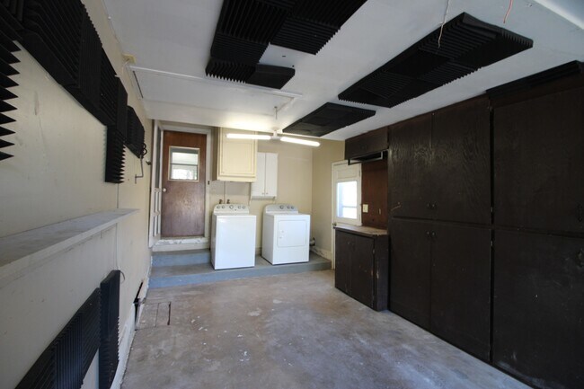 Building Photo - 59 Shirley Ln