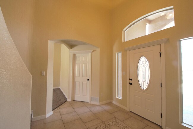Building Photo - 5513 Ignacio Frias Dr
