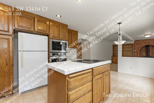 Building Photo - 549 SW 334th Ct