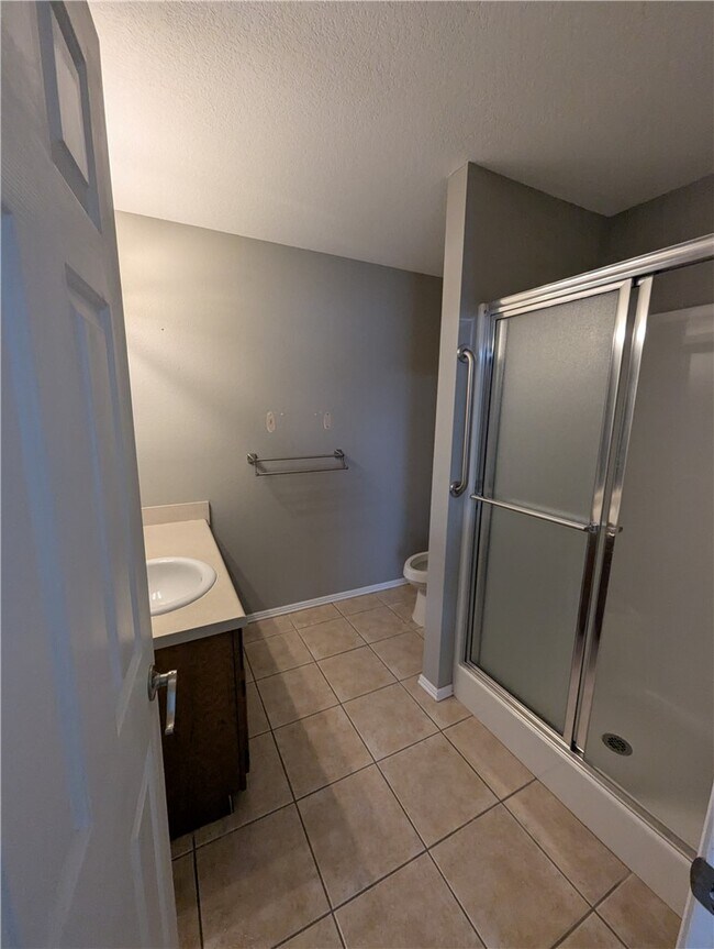 Building Photo - 802 Ash Ct