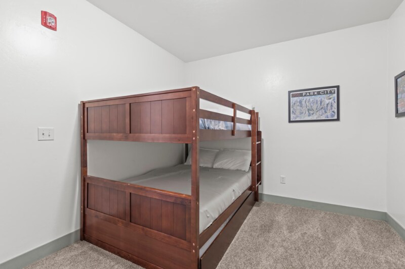 Building Photo - 5501 Lillehammer Ln