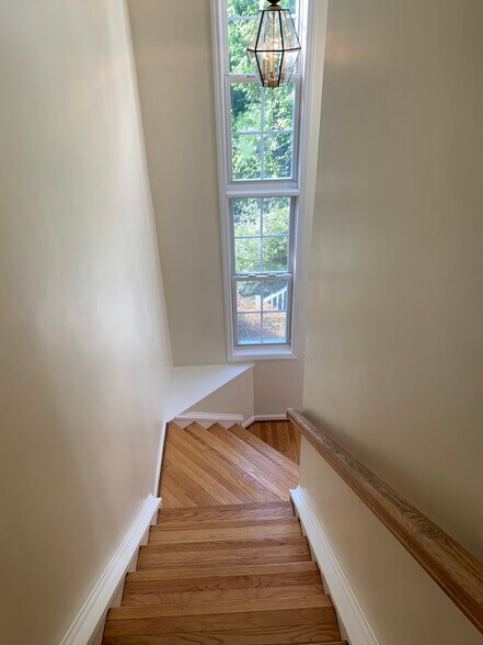 stairway - 5420 Phillipsburg Dr