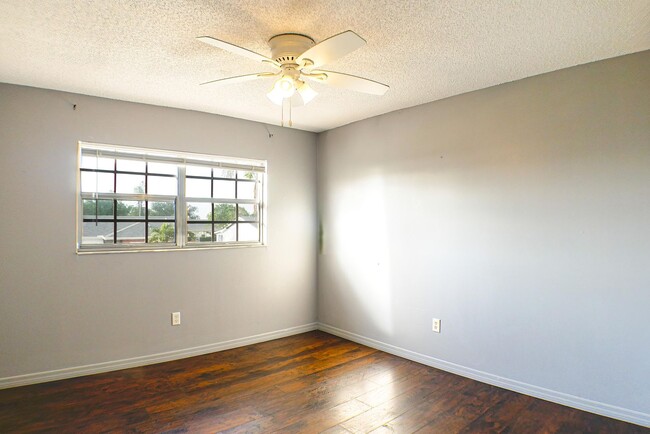 Building Photo - Beautiful 2-bedroom, 2-bathroom condo in F...