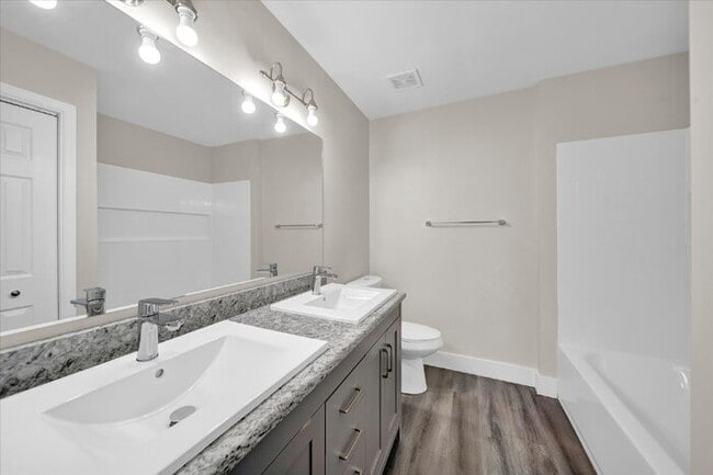 Building Photo - 15401 Adelay Ct