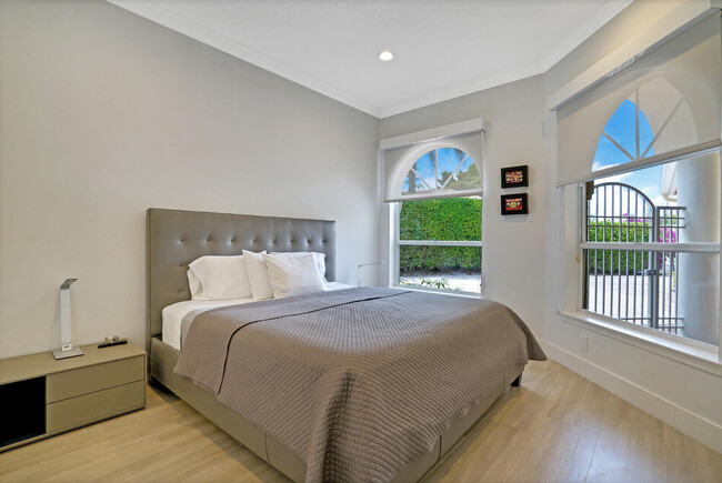 Building Photo - 14300 Calypso Ln