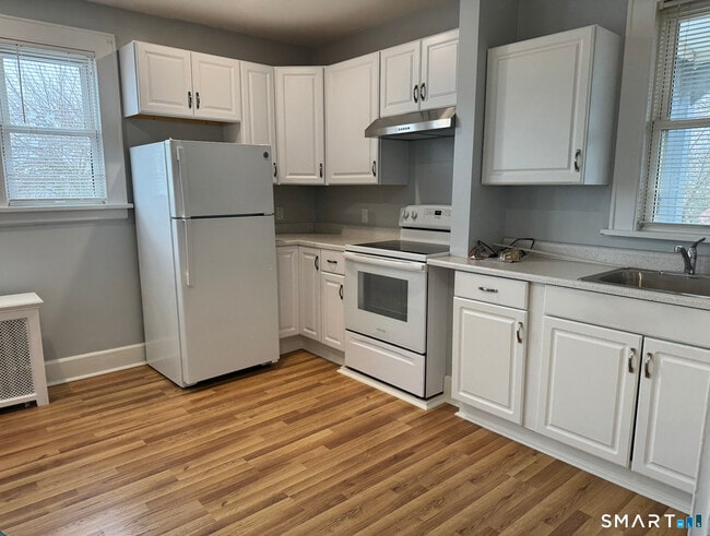 Building Photo - 285 Clover St