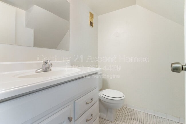 Building Photo - 3822 Keller Ave