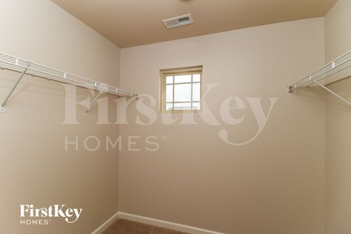 Building Photo - 205 Southwind Cir