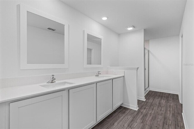 Building Photo - 552 Bay Leaf Dr