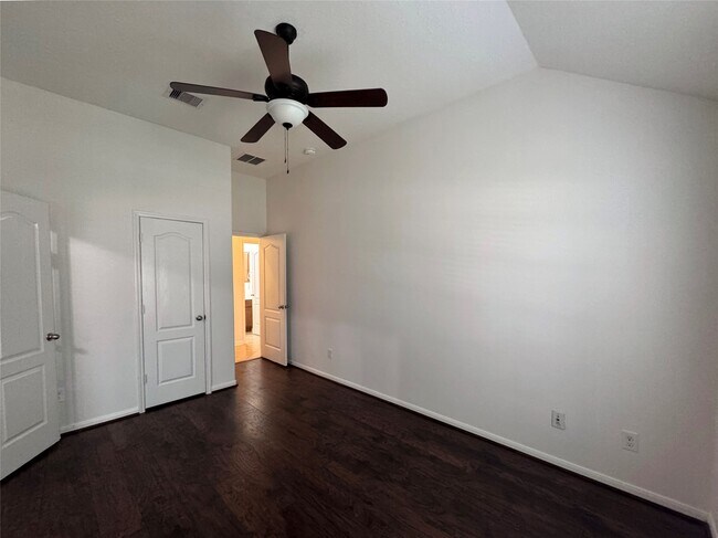 Building Photo - 9023 Kinnel Ln