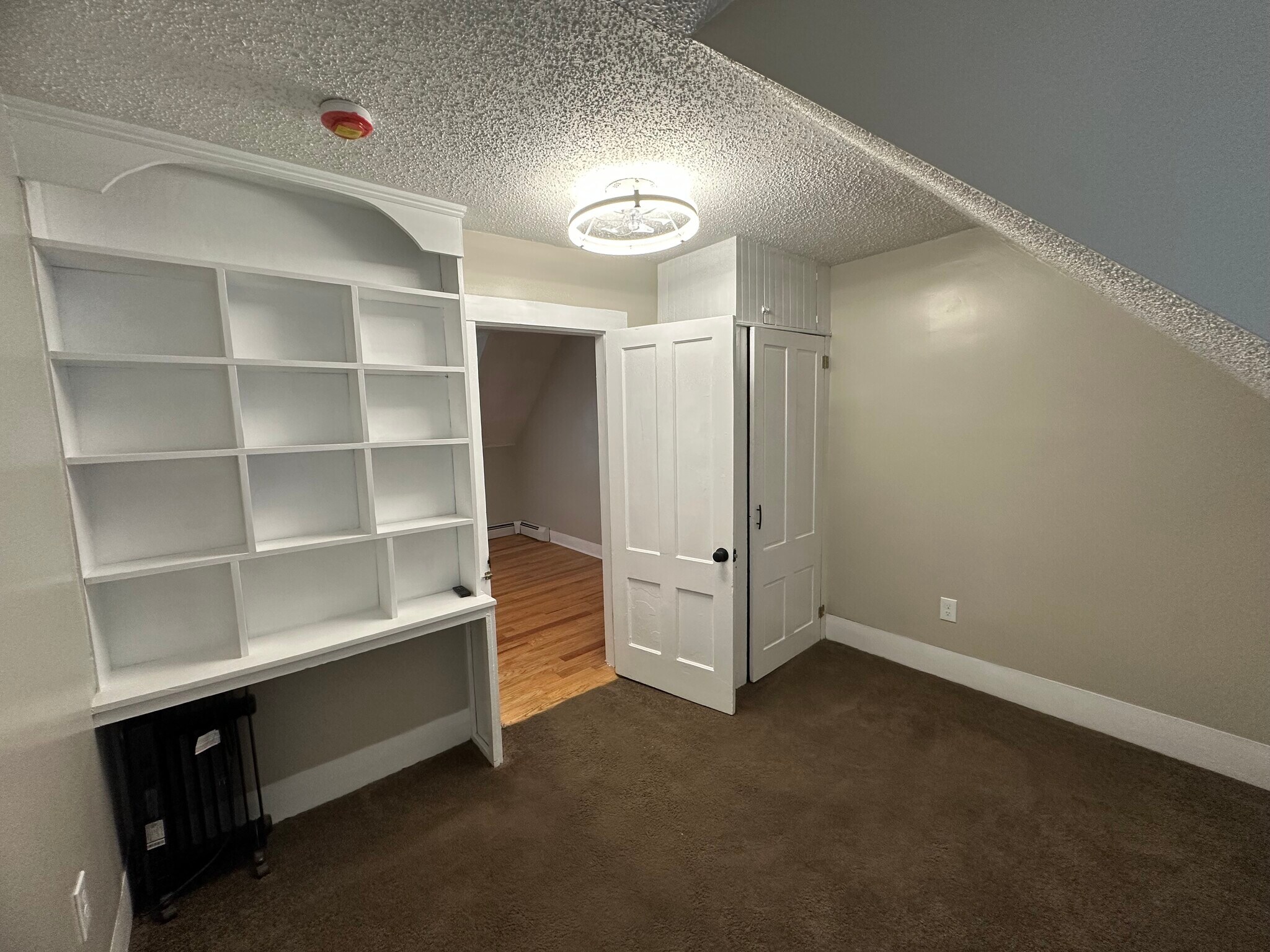 Building Photo - 17 Central St