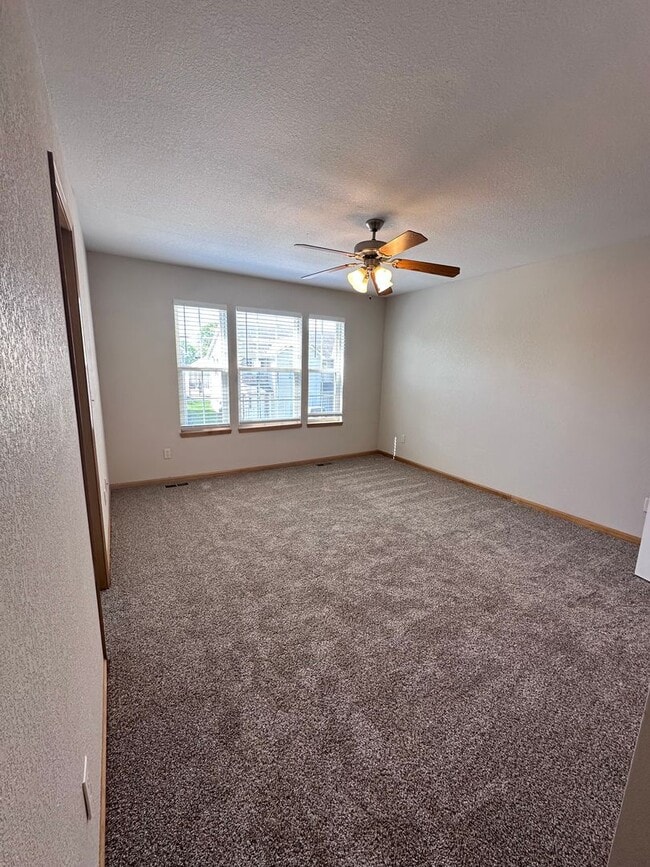 Building Photo - AD-02