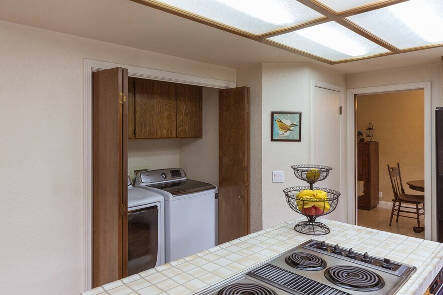 Laundry area - 304 Titleist Ct