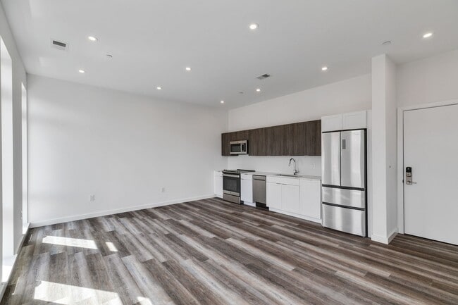 Building Photo - Northern Liberties 1 Bedroom - Parking Available