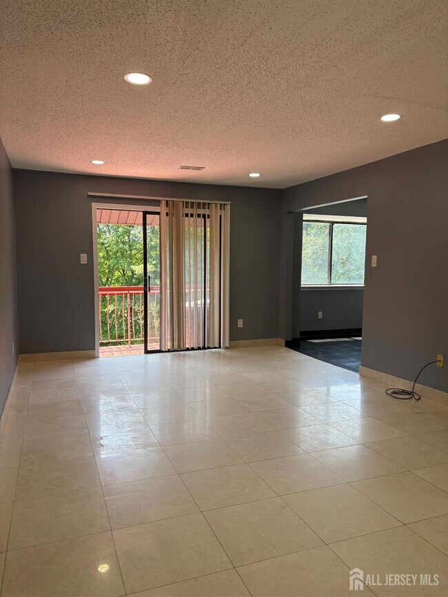Building Photo - 1209 Edison Glen Terrace