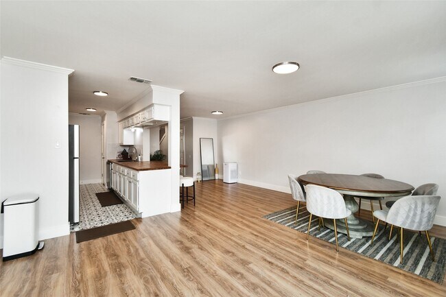 Building Photo - 6426 Kentwick Dr