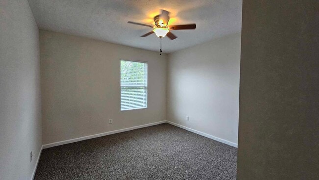 Building Photo - Brentwood Town home for lease