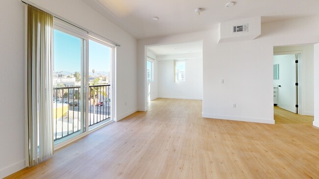 Floorplan - 339 S Oxford Ave