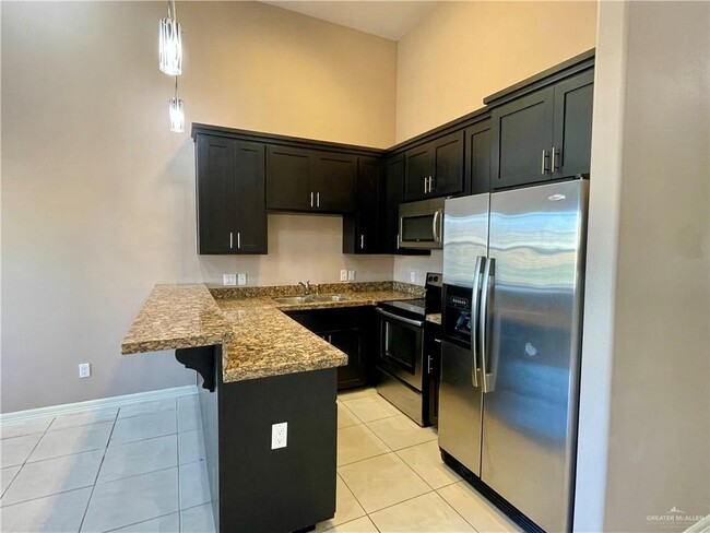 Building Photo - 19 Regal Dr