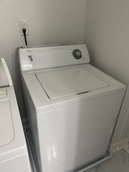 Building Photo - 701 Academy Rd