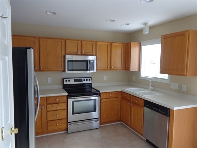 Building Photo - 10510 Glory Meadow Ct