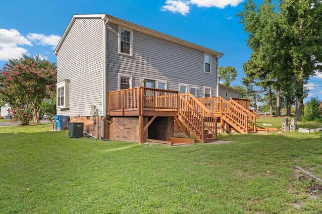 Building Photo - 9 Hayti Ln