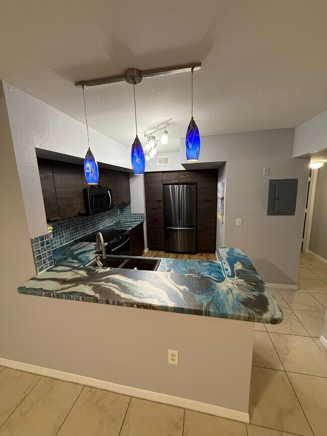 Building Photo - 2950 Viscaya Pl