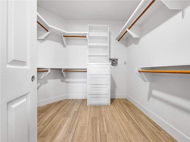 Building Photo - 6222 Sadie St