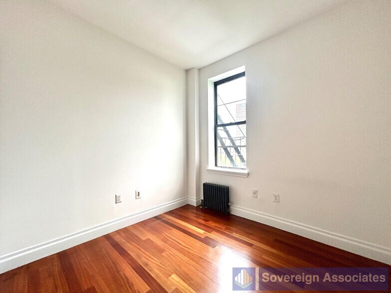 Building Photo - 607 W 137th St