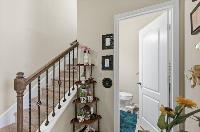 Building Photo - 910 Cormorant Dr