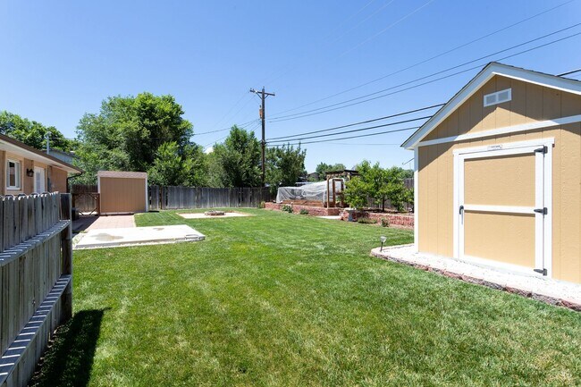 Building Photo - Charming 3BR Home with Updated Amenities &...