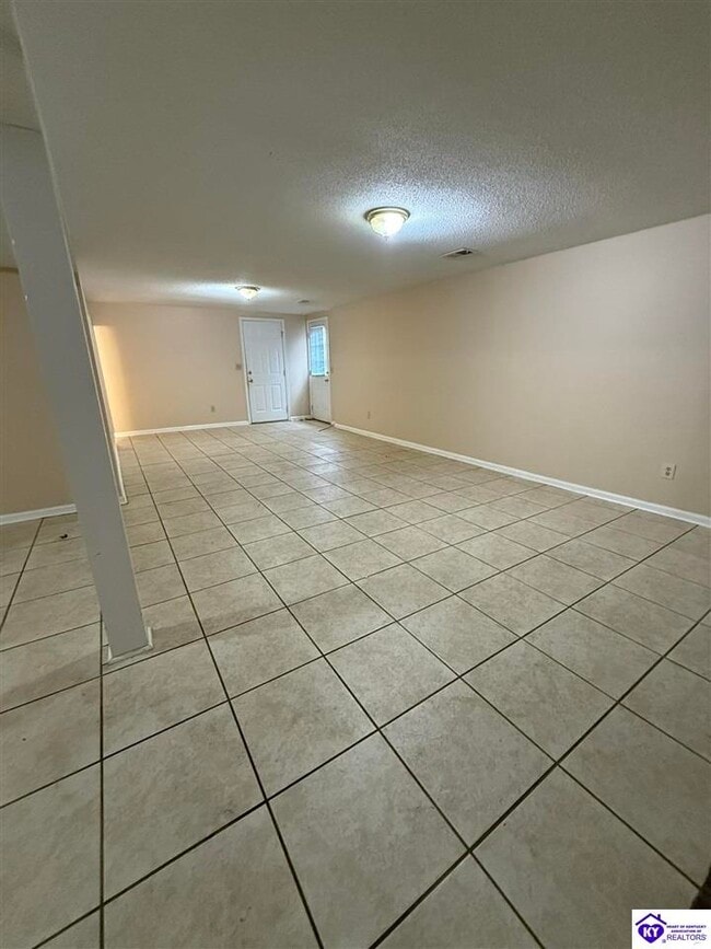 Building Photo - 114 Monroe St