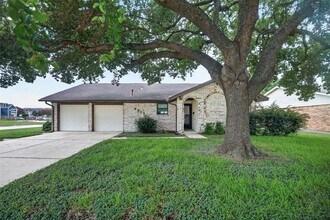 Building Photo - 4701 Crepe Myrtle Ln