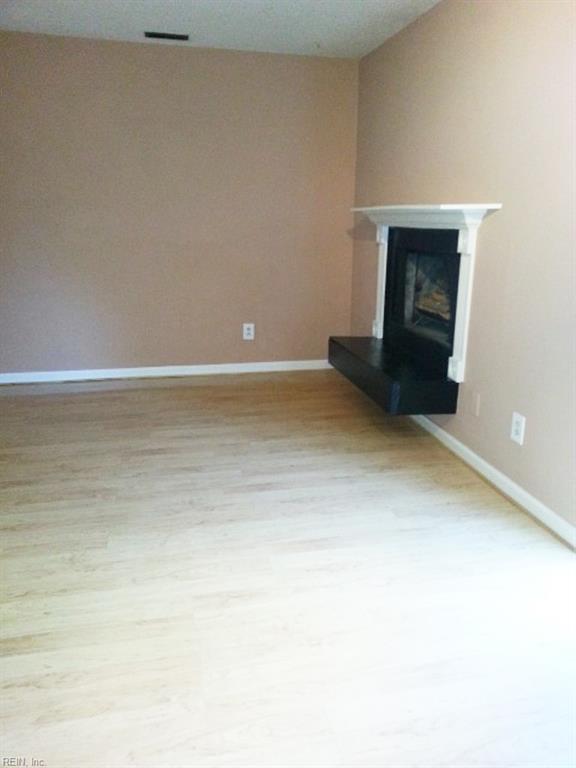 Building Photo - 3582 Windmill Dr