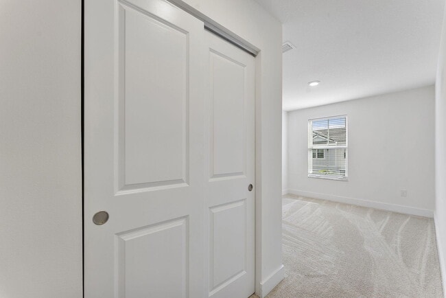 Building Photo - 247 Preserve Trl N