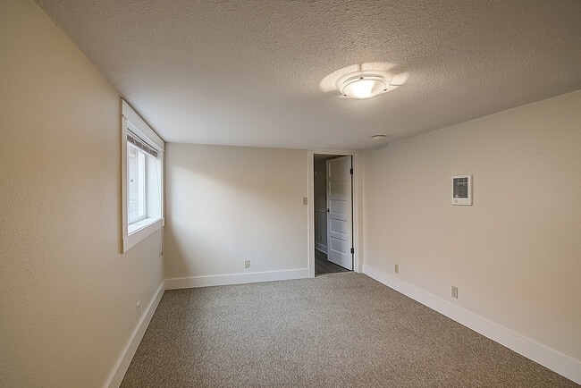 Building Photo - 5624 Brooklyn Ave NE