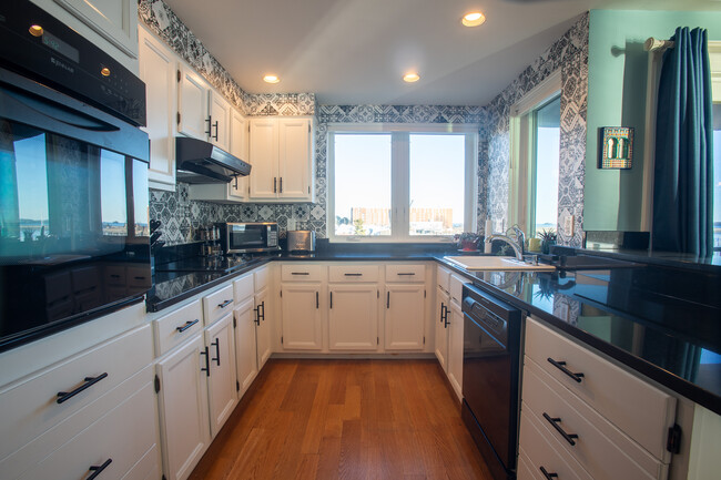 Building Photo - 154 Lynnway