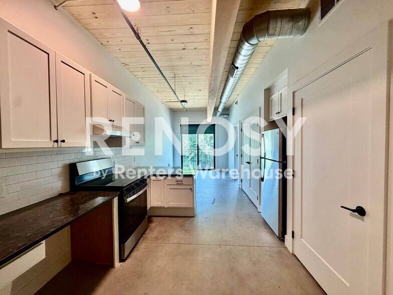 Building Photo - 2701 Ingersoll Ave