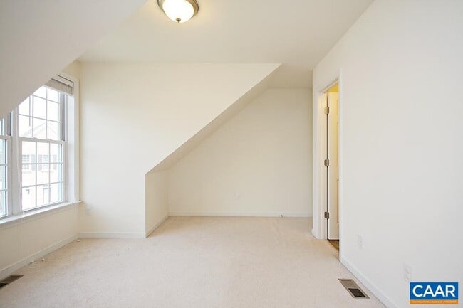 Building Photo - 609 Mornington Ln