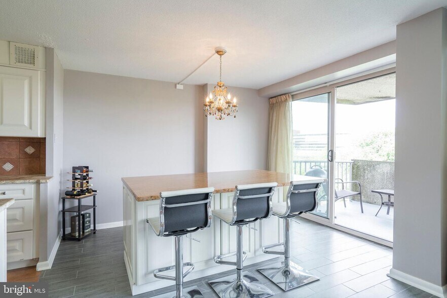 Building Photo - 1001 City Ave