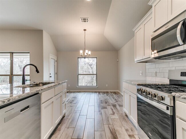 Building Photo - 12104 Rockbed Dr