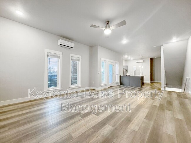 Building Photo - 8175 W Tudor Ln