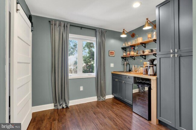 Building Photo - 4315 Lauriston St